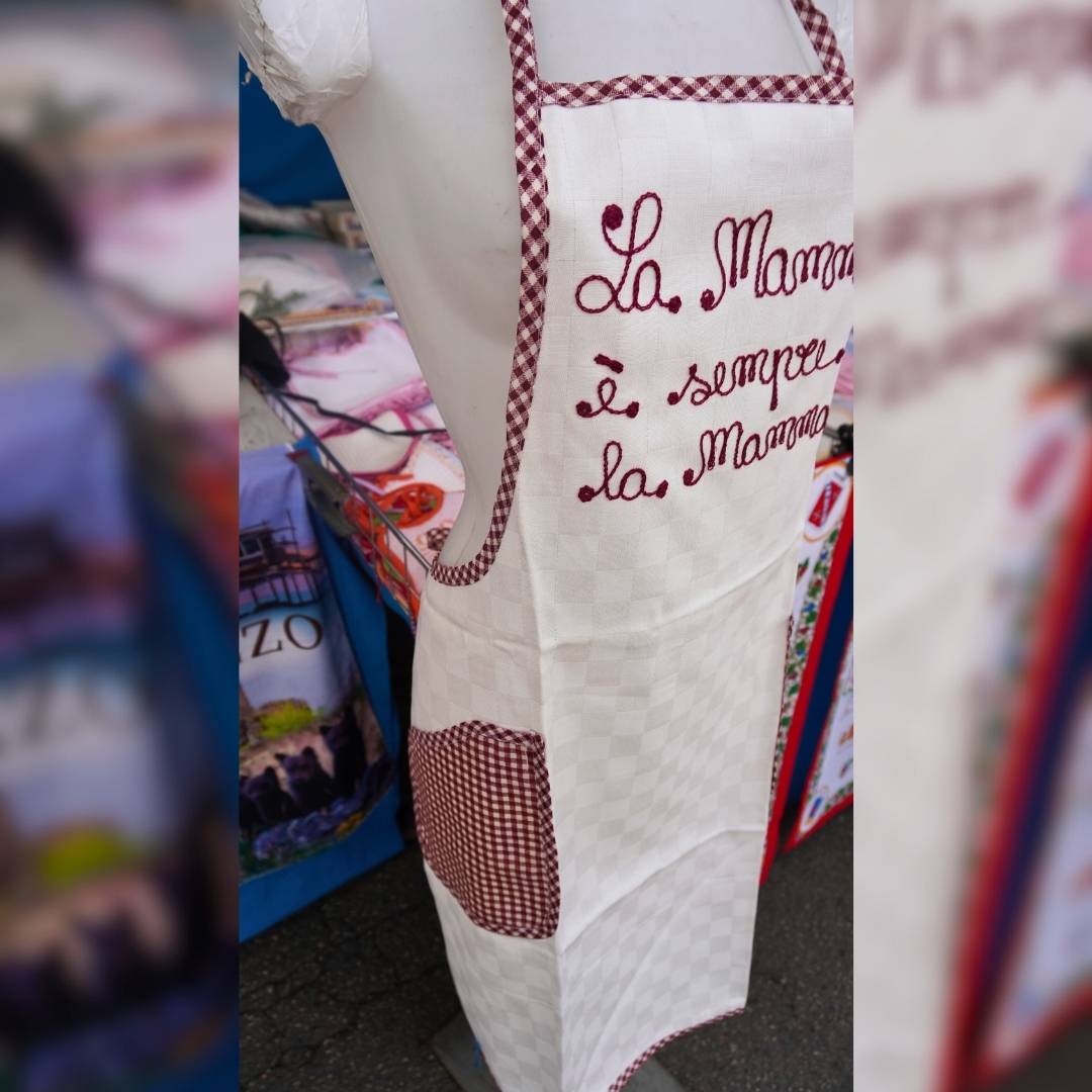 Grembiuli ricamati donna